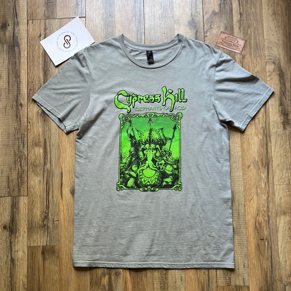 Cypress Hill ‘Elephants on Acid’ mens medium, but fits as a large! - Picture 1 of 4